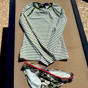 Size small Sperry women’s activewear bikini set.